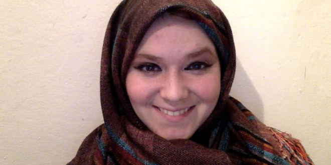 Christian woman supporting hijab - poland-660x330